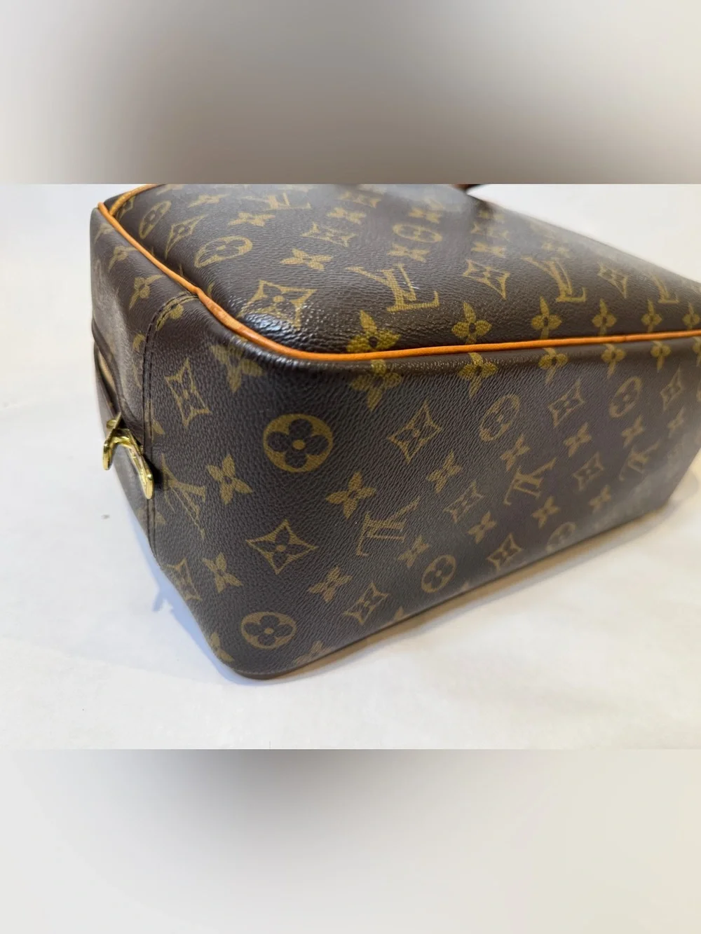 Louis Vuitton classic louis